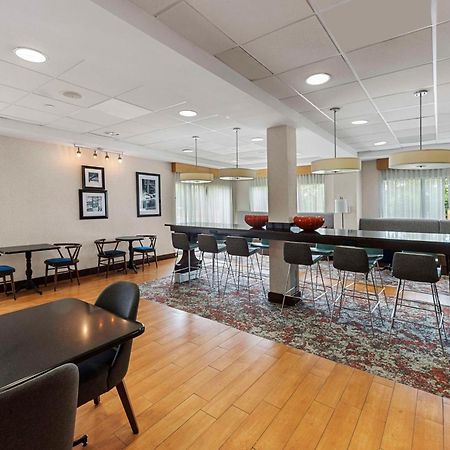 Hampton Inn Nanuet Exterior foto